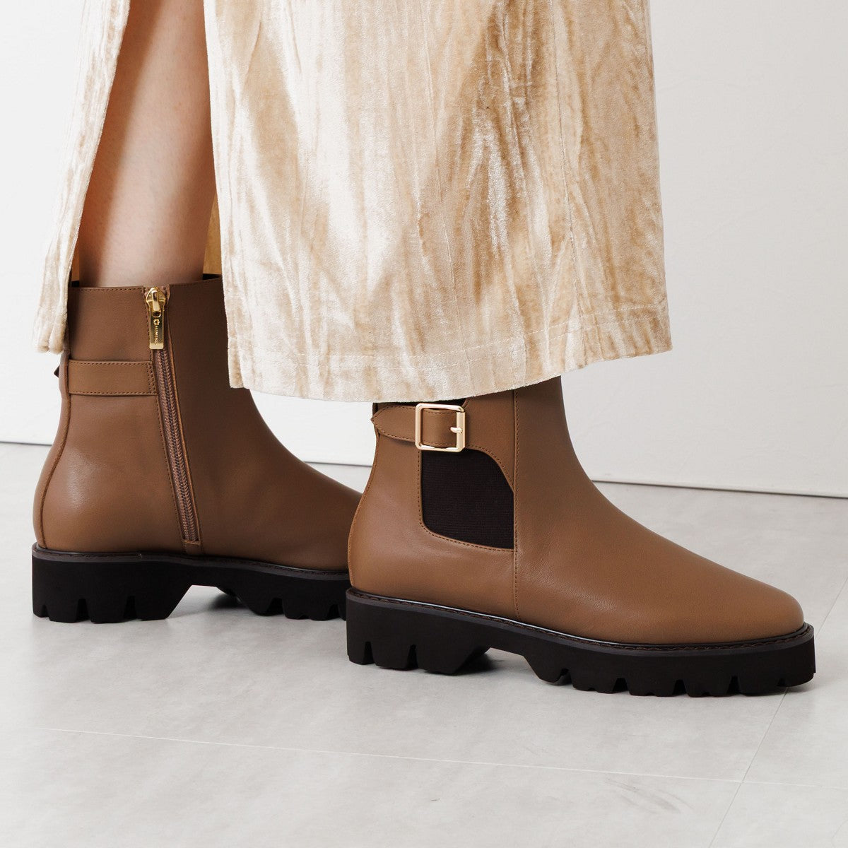 【25AW】トラックソールサイドゴアベルトブーツ/651406