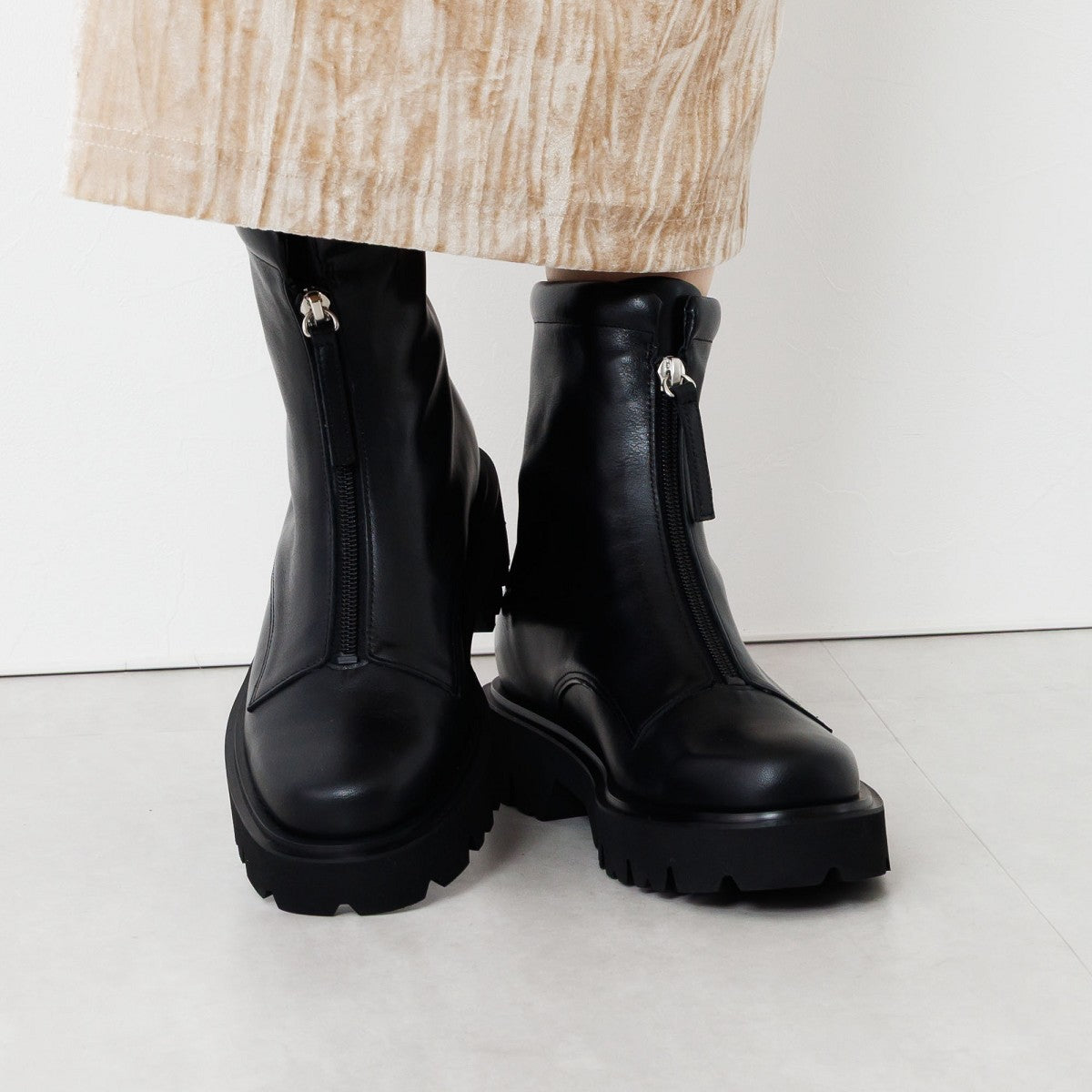 【25AW】フロントジップブーツ/651409