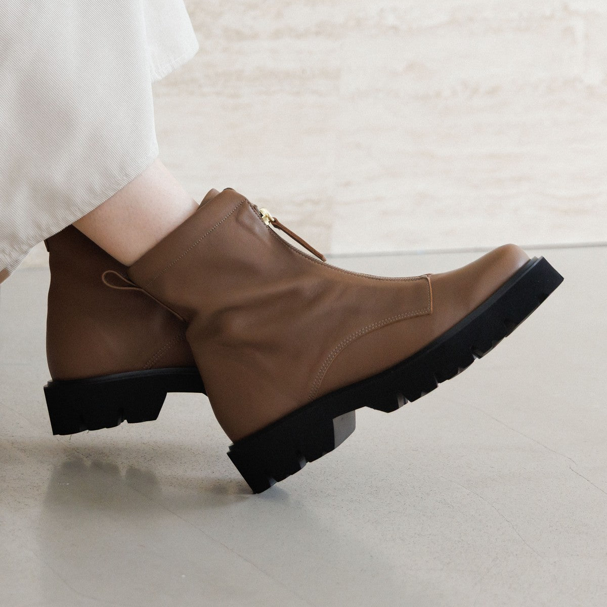 【25AW】フロントジップブーツ/651409