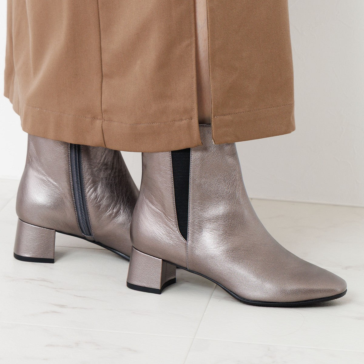 【25AW】スクエアトゥサイドゴアブーツ/651411