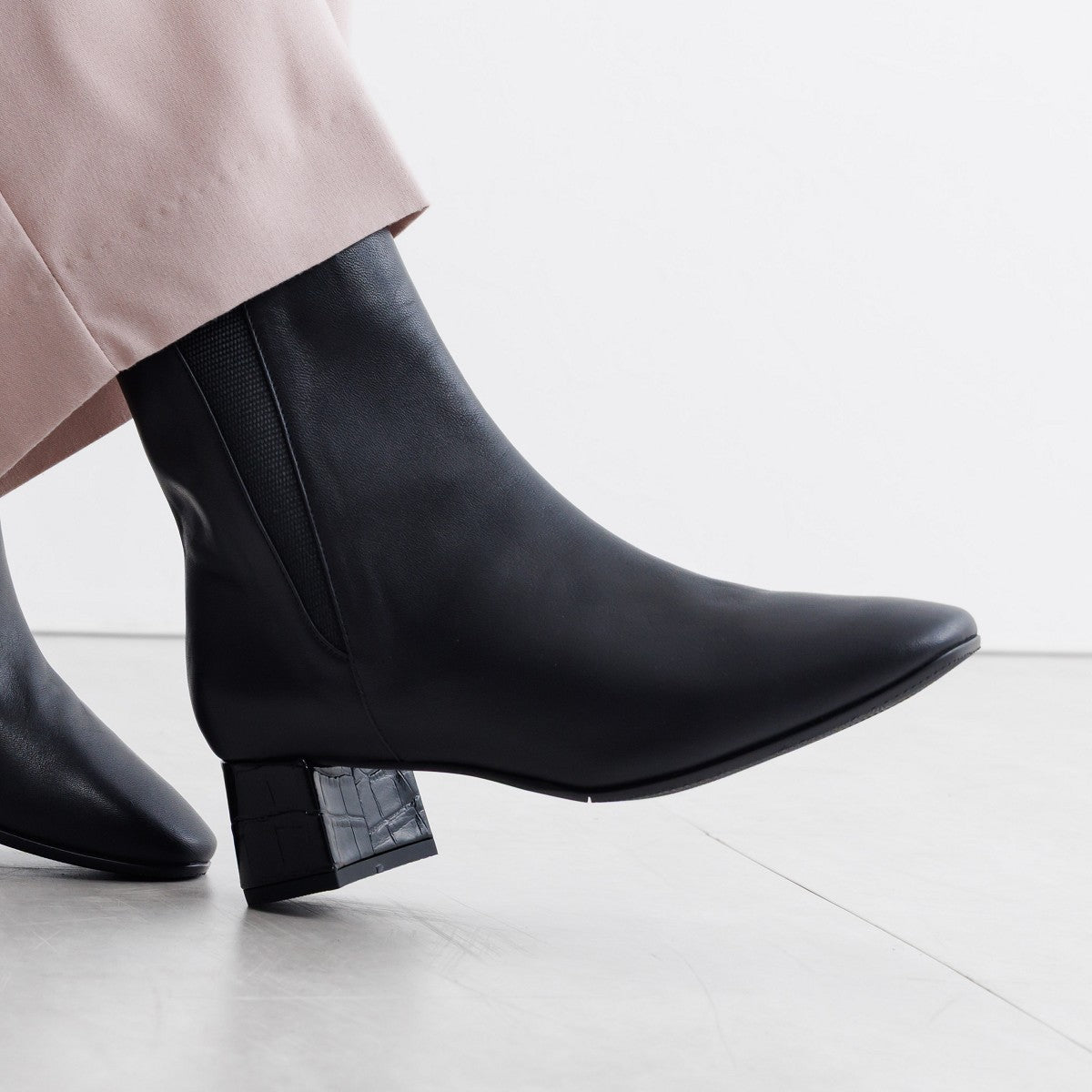 【25AW】スクエアトゥサイドゴアブーツ/651411