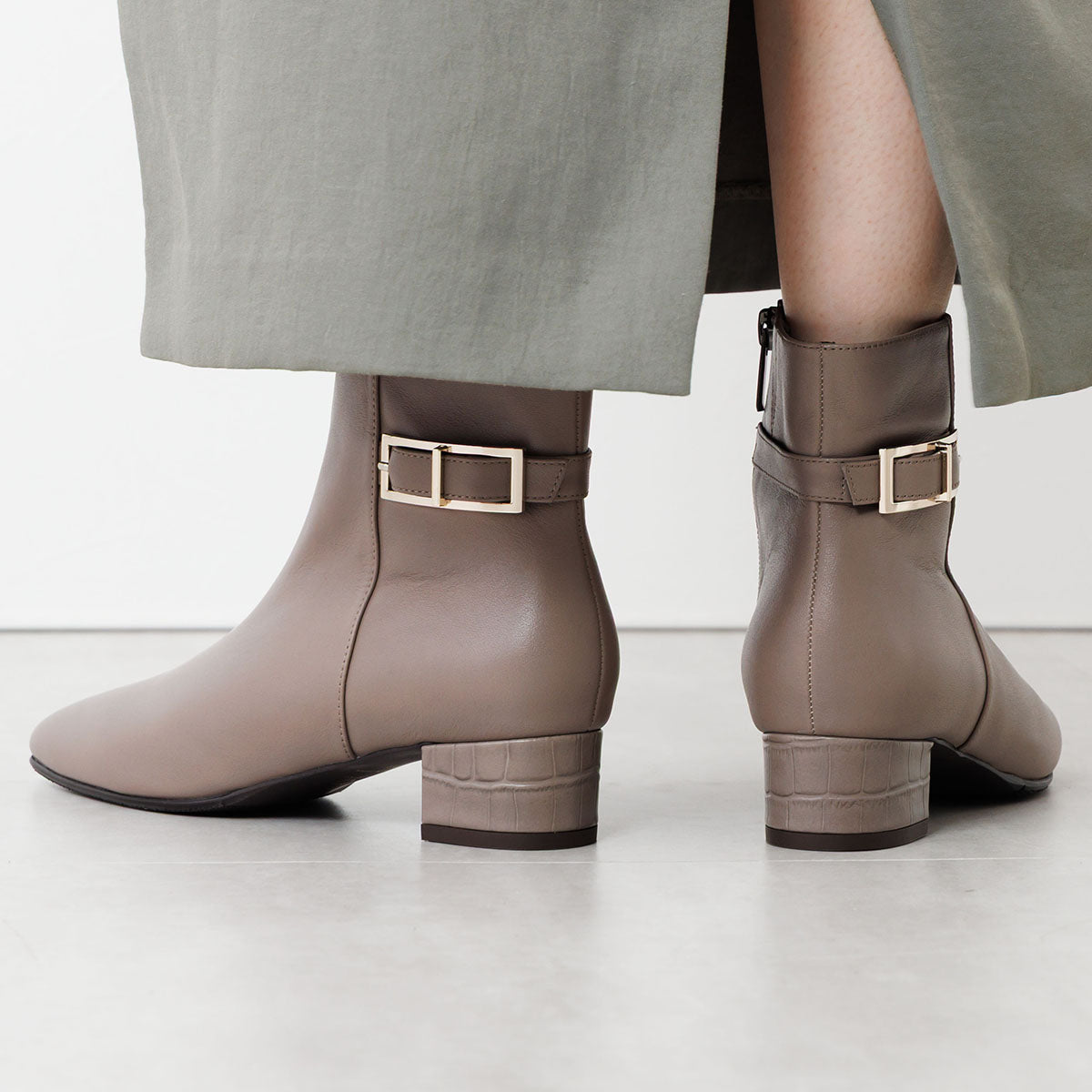 《予約/11月下旬頃入荷予定》スクエアバックルサイドベルトブーツ/651417