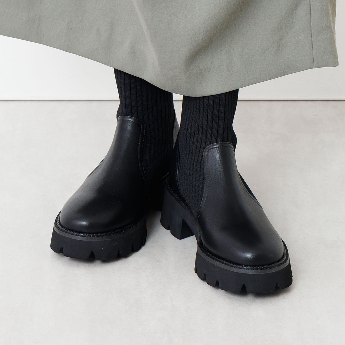【25AW】トラックソールリブニットブーツ/651419
