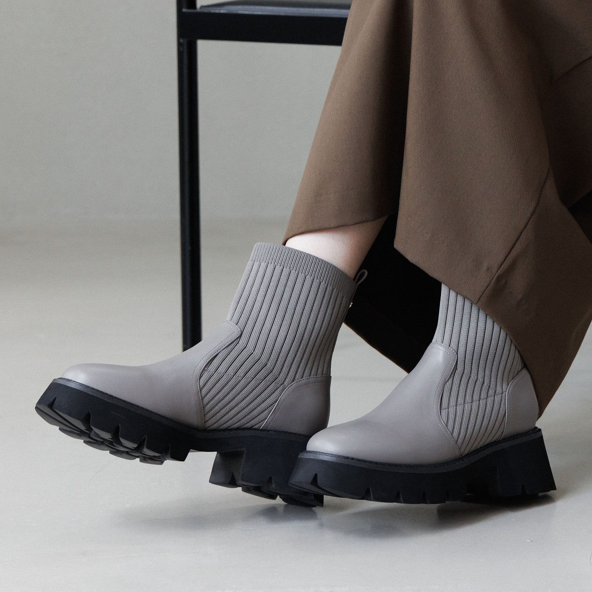 【25AW】トラックソールリブニットブーツ/651419