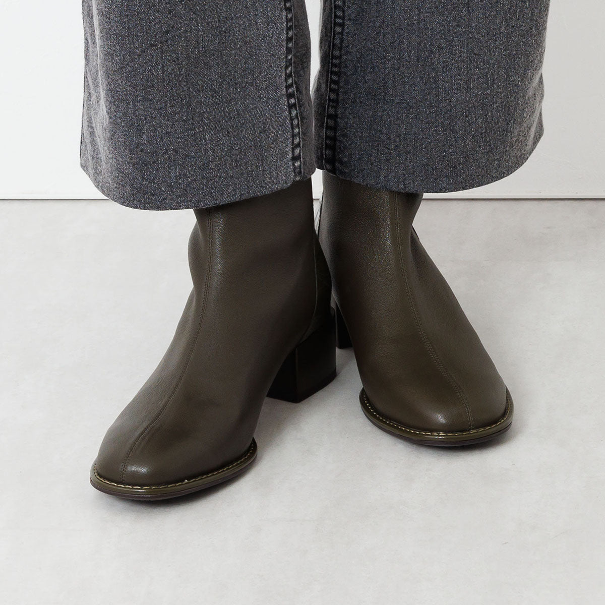 《一部予約/11月下旬入荷予定》【25AW】型押しコンビストレッチブーツ/651420
