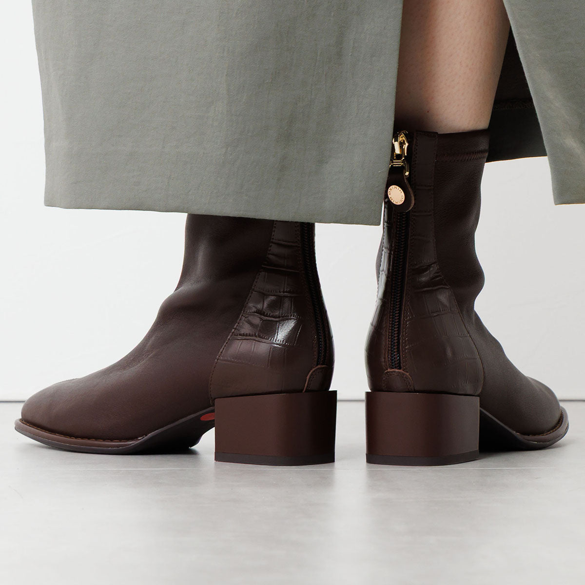 《再入荷/12月中旬入荷予定》【25AW】型押しコンビストレッチブーツ/651420