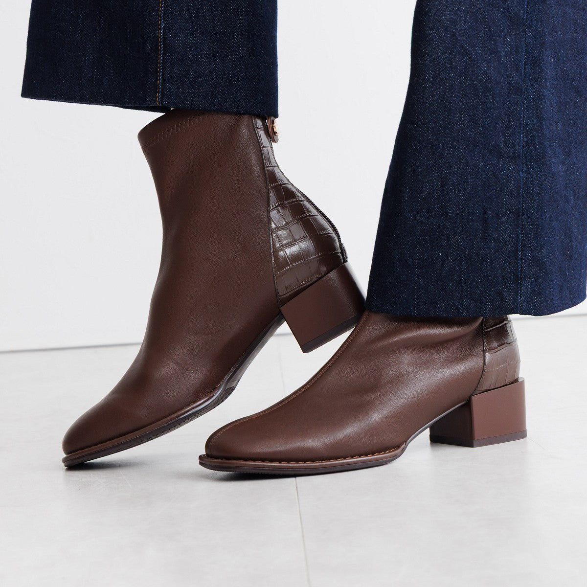 《再入荷/12月中旬入荷予定》【25AW】型押しコンビストレッチブーツ/651420