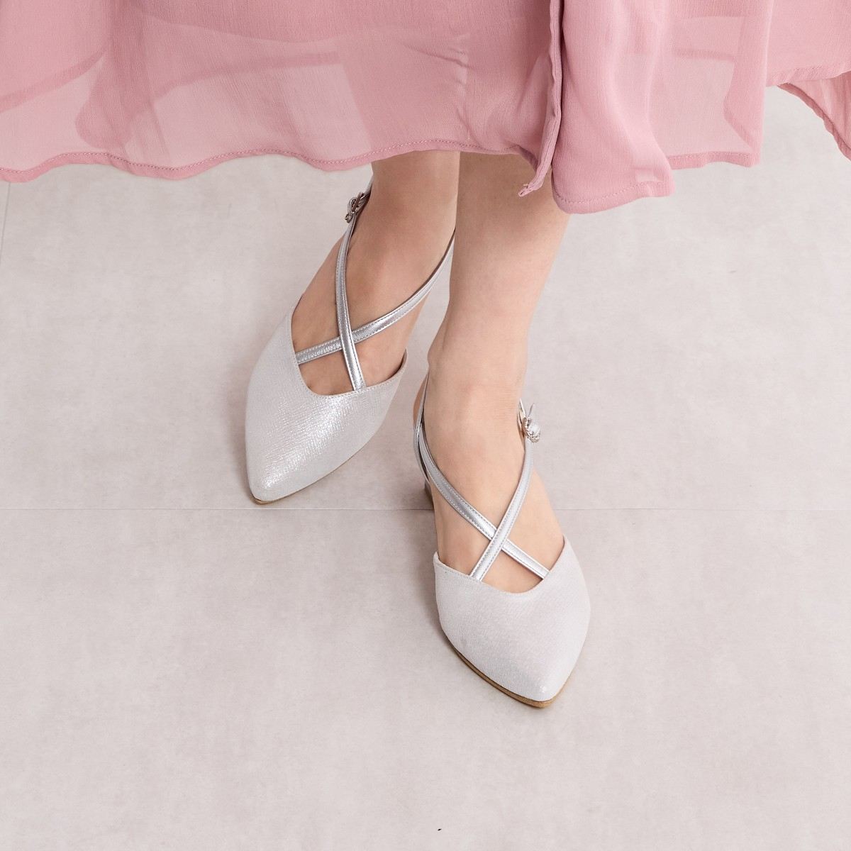 【SALE】ポインテッドトゥクロスバックストラップ/651509