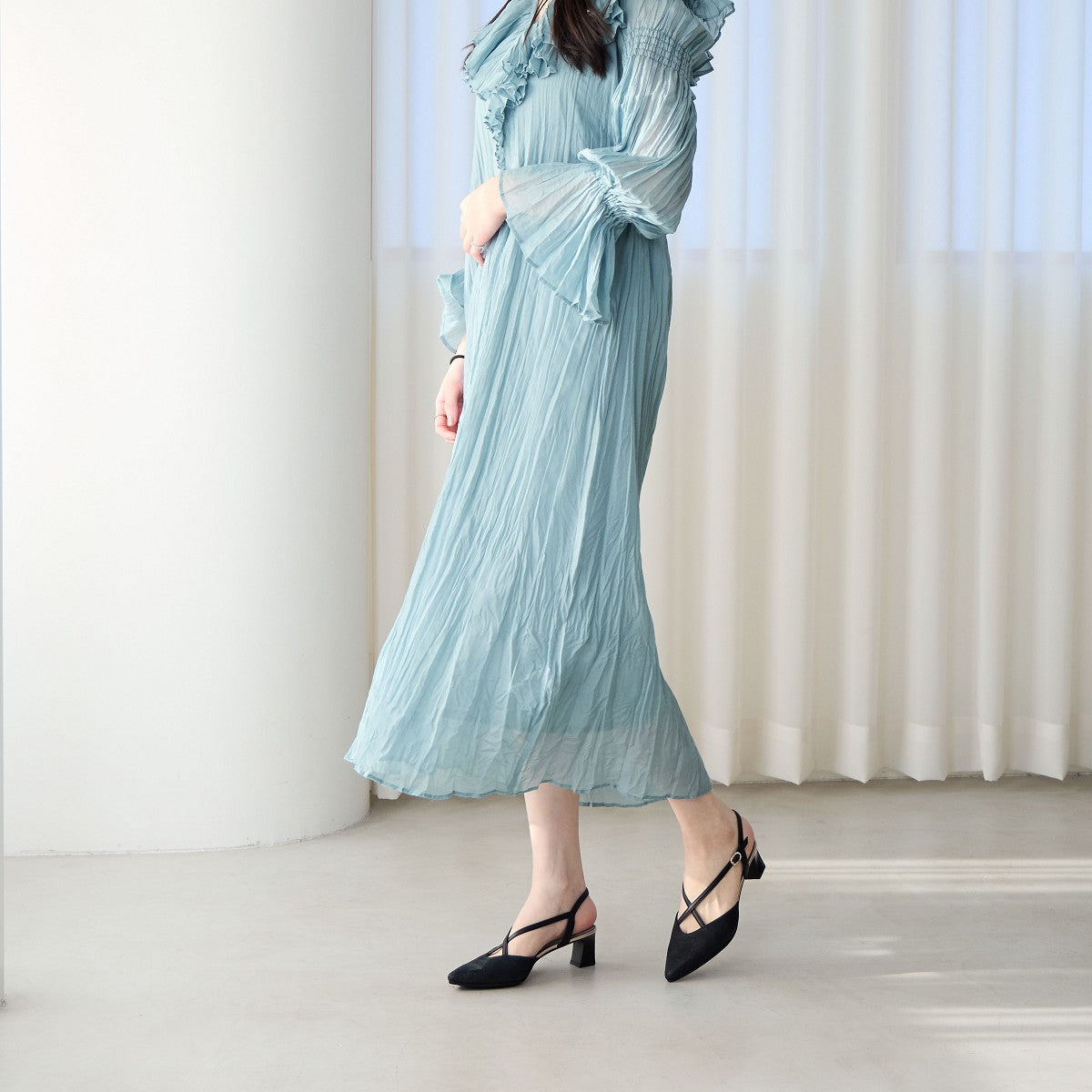【SALE】ポインテッドトゥクロスバックストラップ/651509