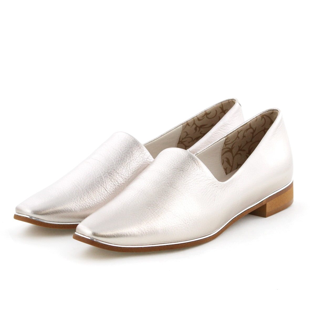 【26SS新色追加】メタルラインソフトレザーフラットパンプス/653101