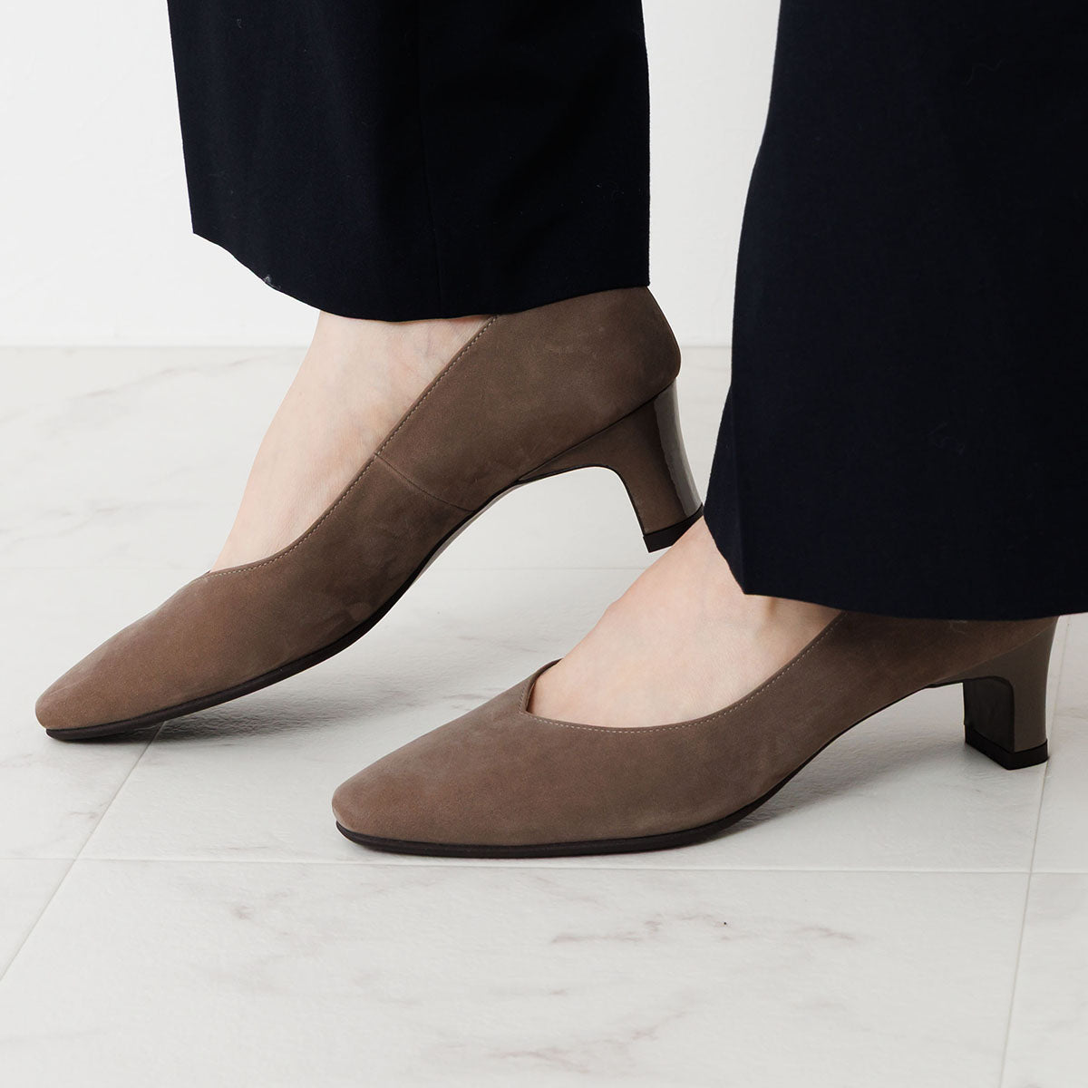 【SALE】ソフトスクエアトゥプレーンパンプス/653103