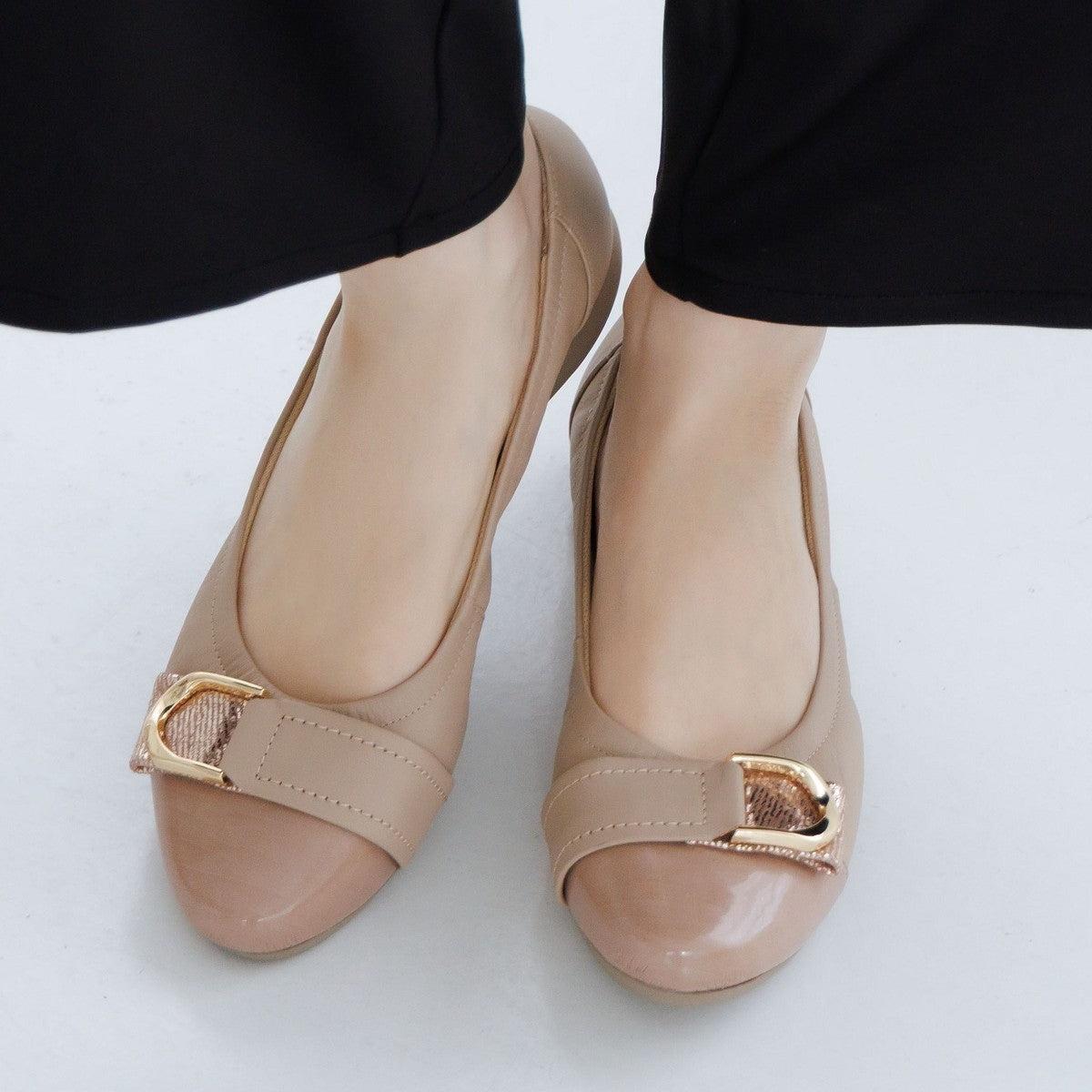 【26SS新色追加】メタルベルトスニーカーパンプス/653301