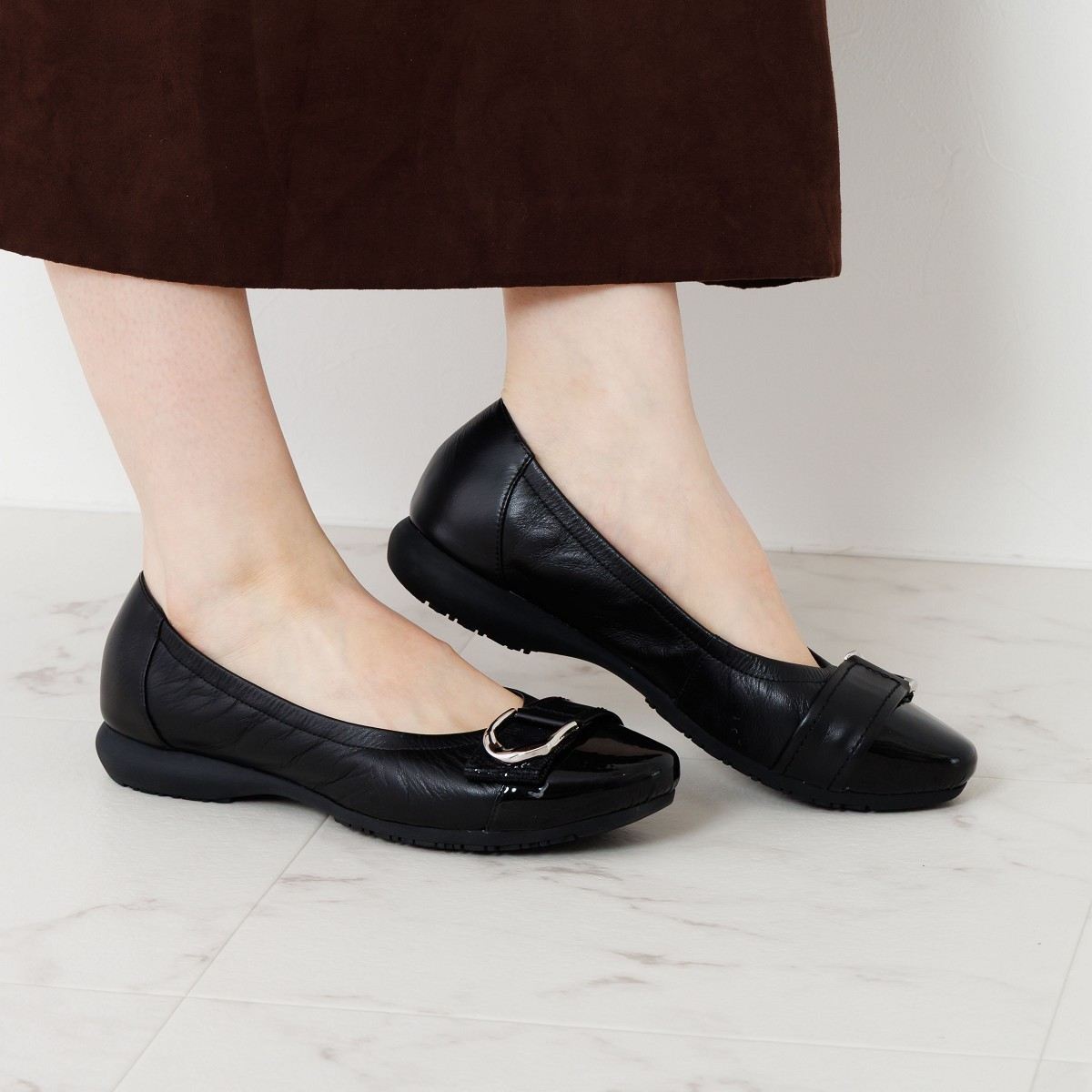 【25AW】メタルベルトスニーカーパンプス/653301