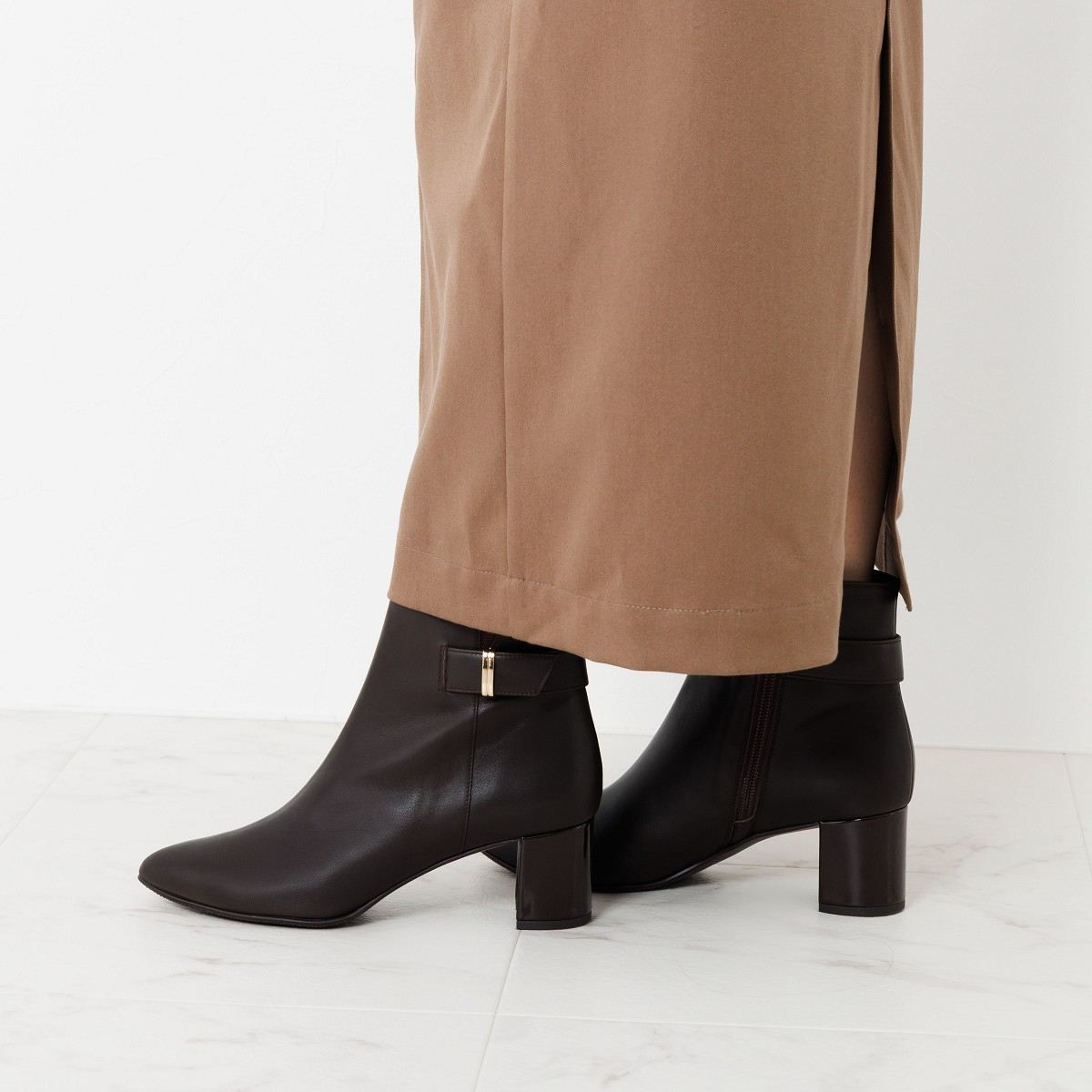 【25AW】5.5cmヒールベルトパーツデザインブーツ/653401