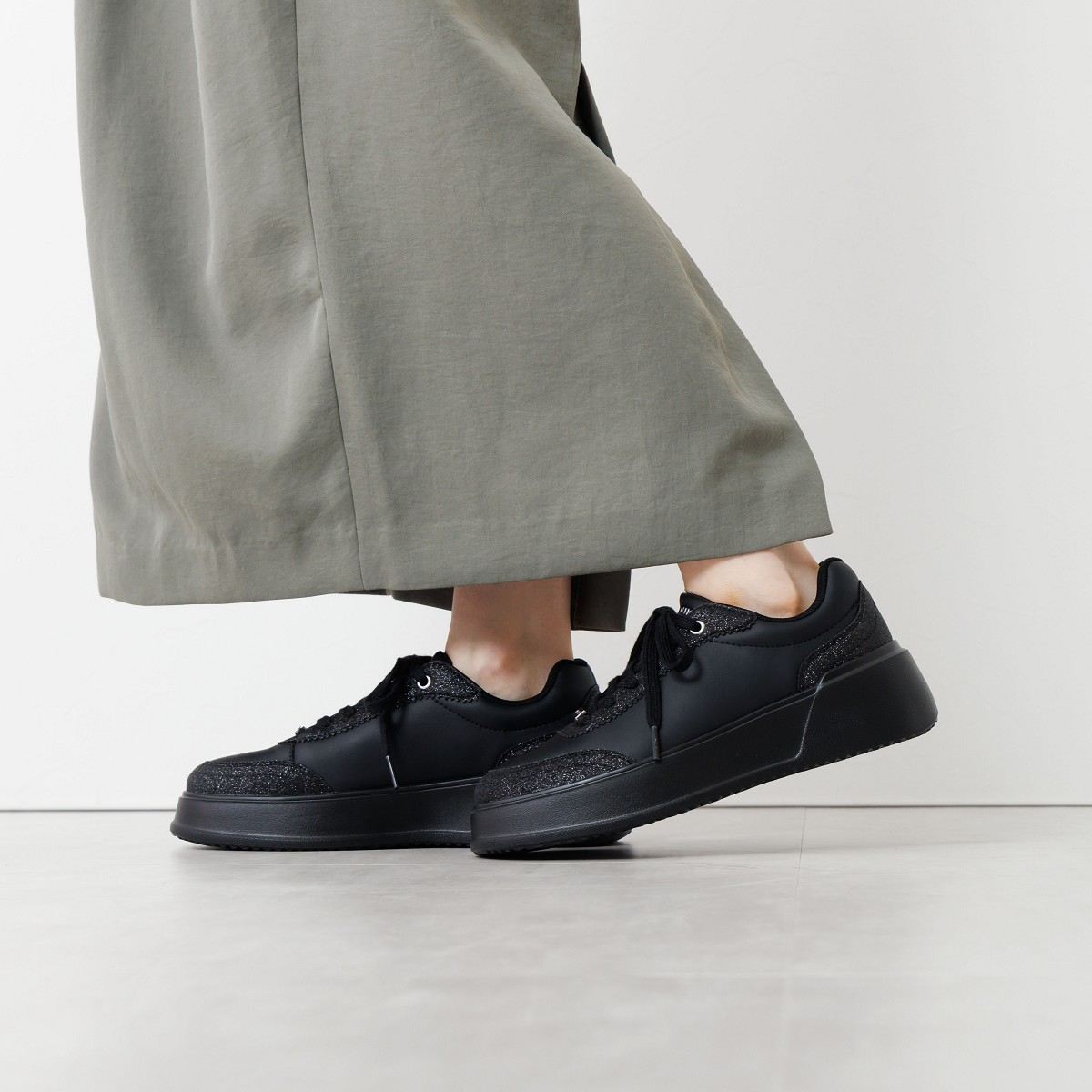 【25AW新色】厚底コートソールスニーカー/657102