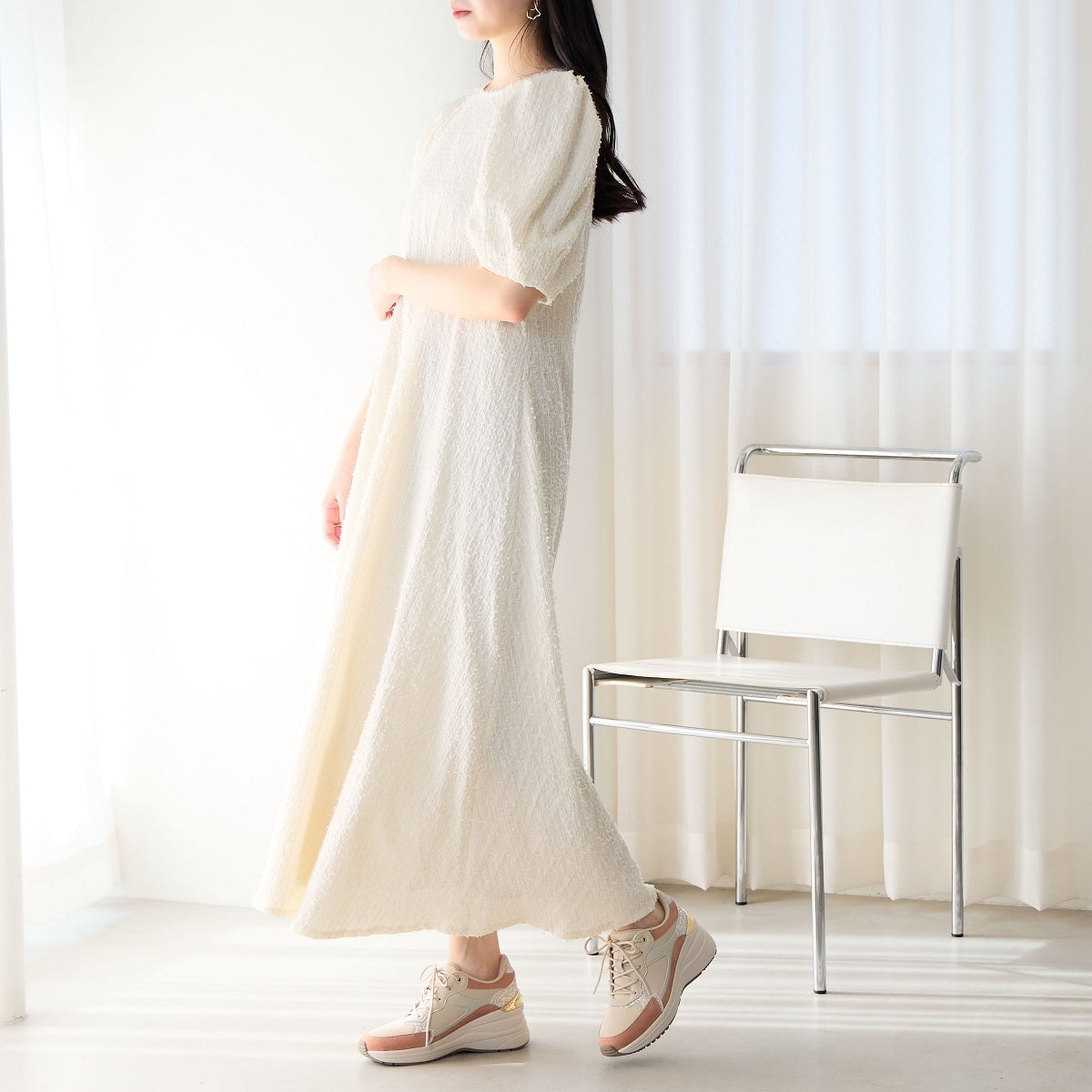 【25AW新色】美脚ヒールアップスニーカー/657106