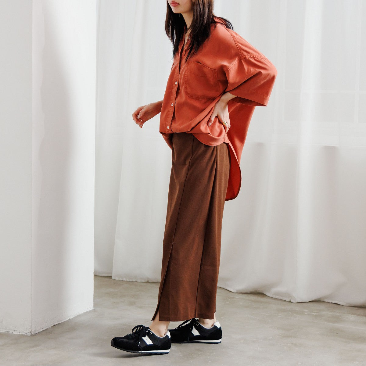 【26SS新色追加】フラットスエードコンビスニーカー/657302