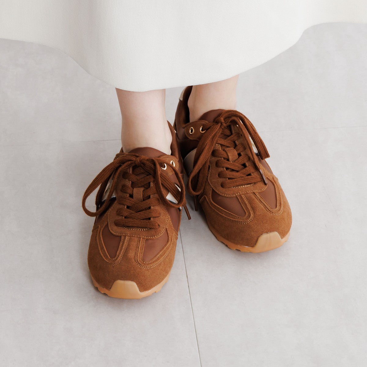 【25AW】フラットスエードコンビスニーカー/657302