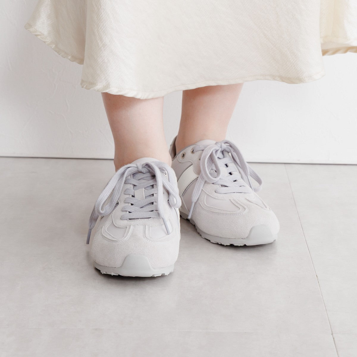 【25AW】フラットスエードコンビスニーカー/657302