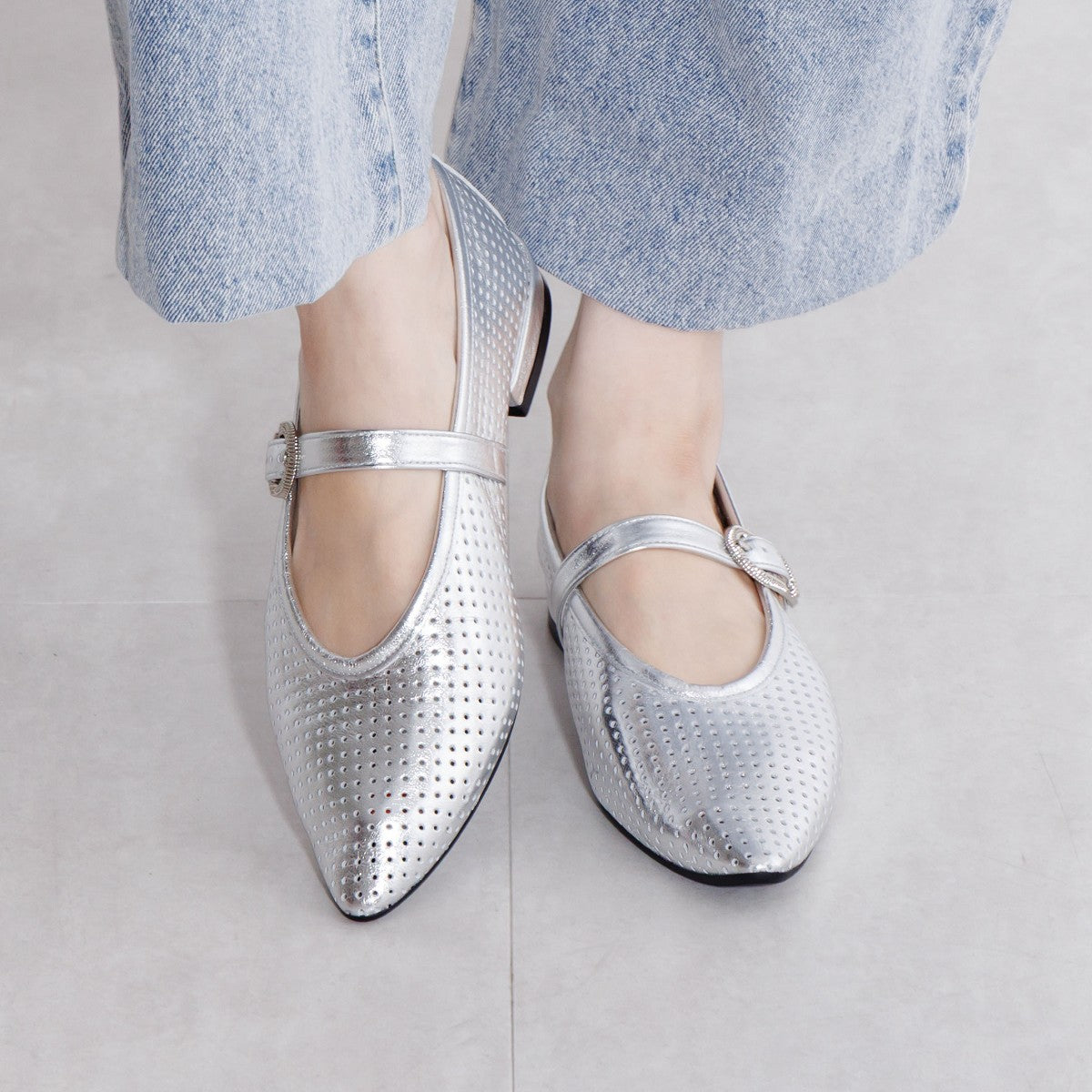 【26SS】パンチングレザーメリージェーンパンプス/661103