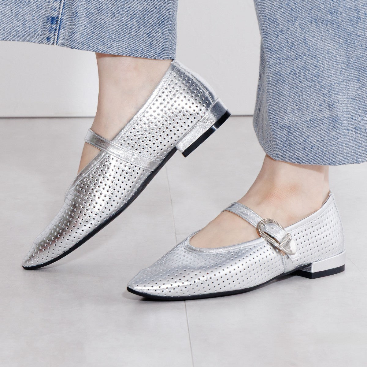 【26SS】パンチングレザーメリージェーンパンプス/661103