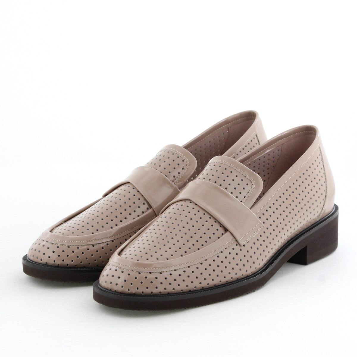 【26SS】パンチングレザーソフトローファー/661105