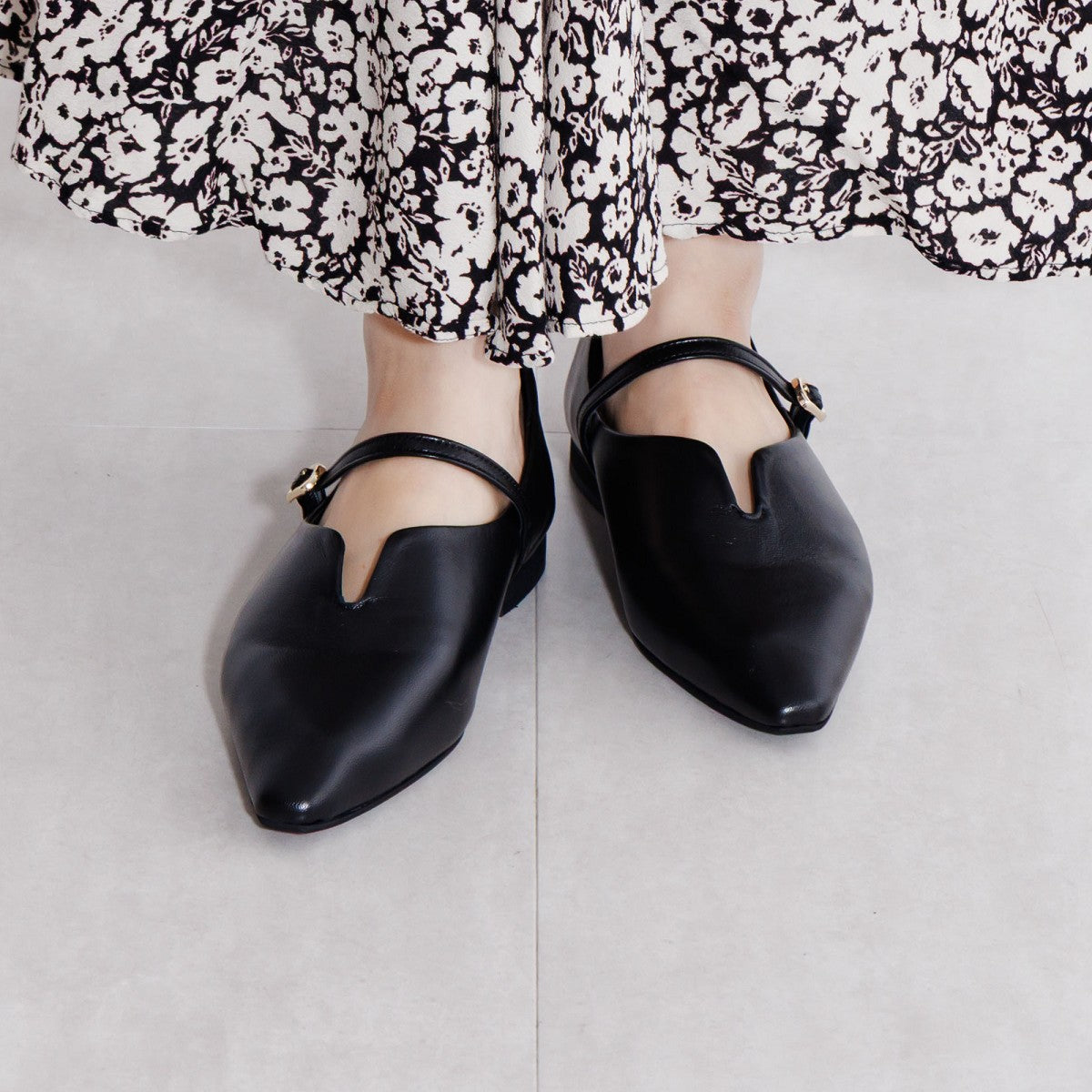 【26SS】ハイバンプストラップフラットシューズ/661112