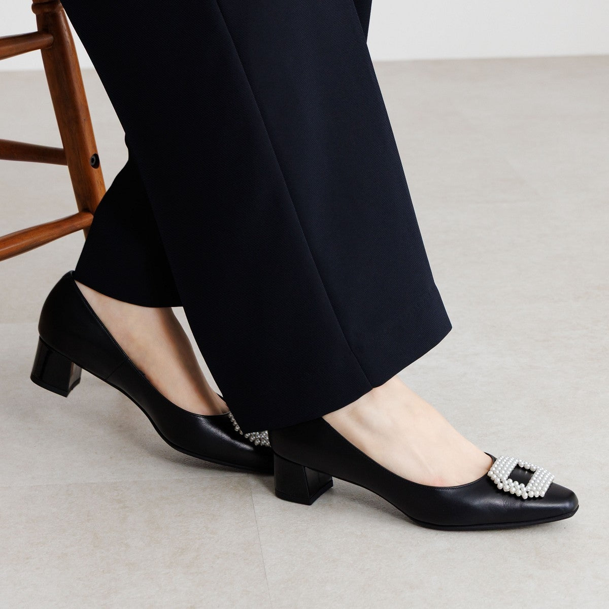 【26SS】4cmヒールパールビジューパンプス/661113