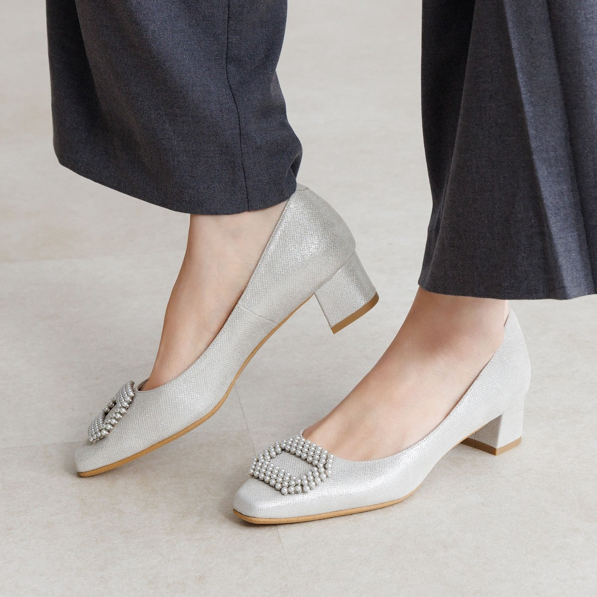 【26SS】4cmヒールパールビジューパンプス/661113