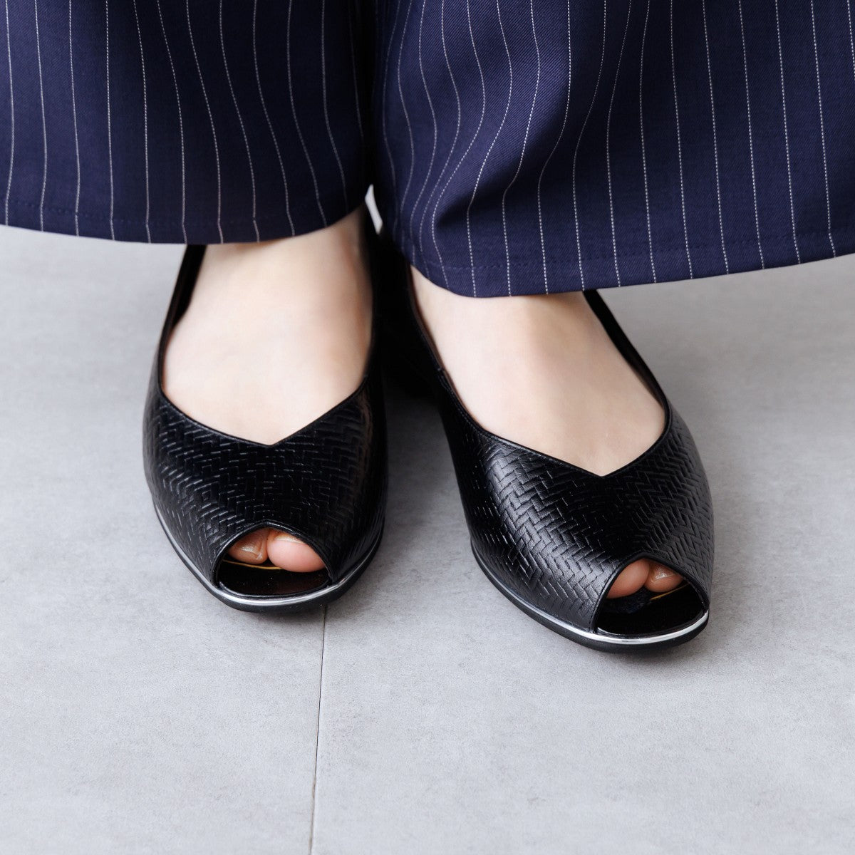 【26SS】ピープトゥフラットパンプス/661117