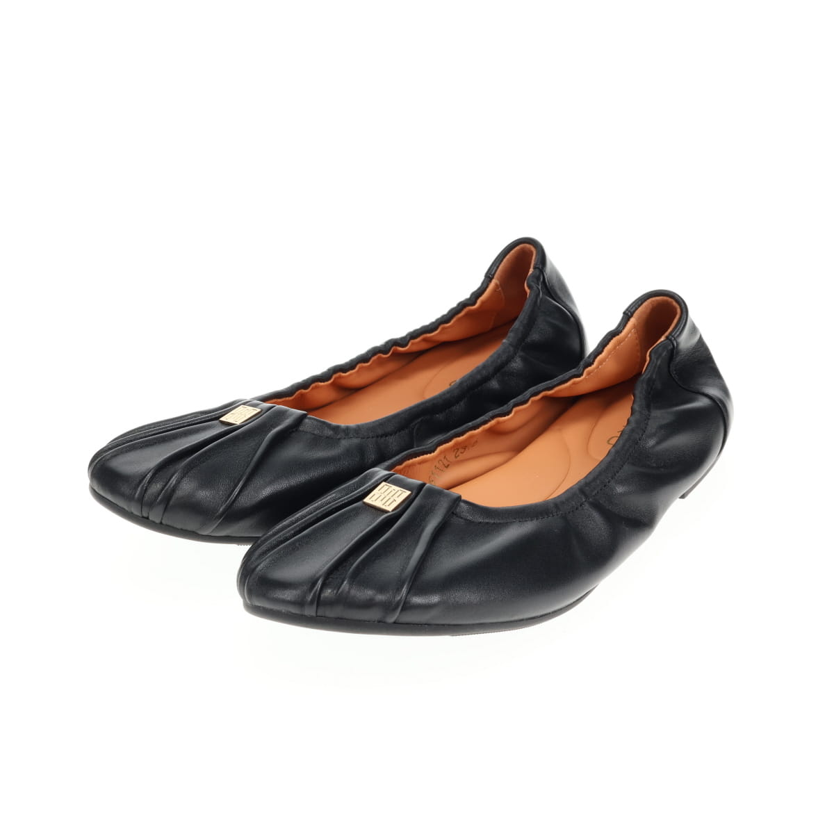 【26SS】メタルロゴギャザーパンプス/661121