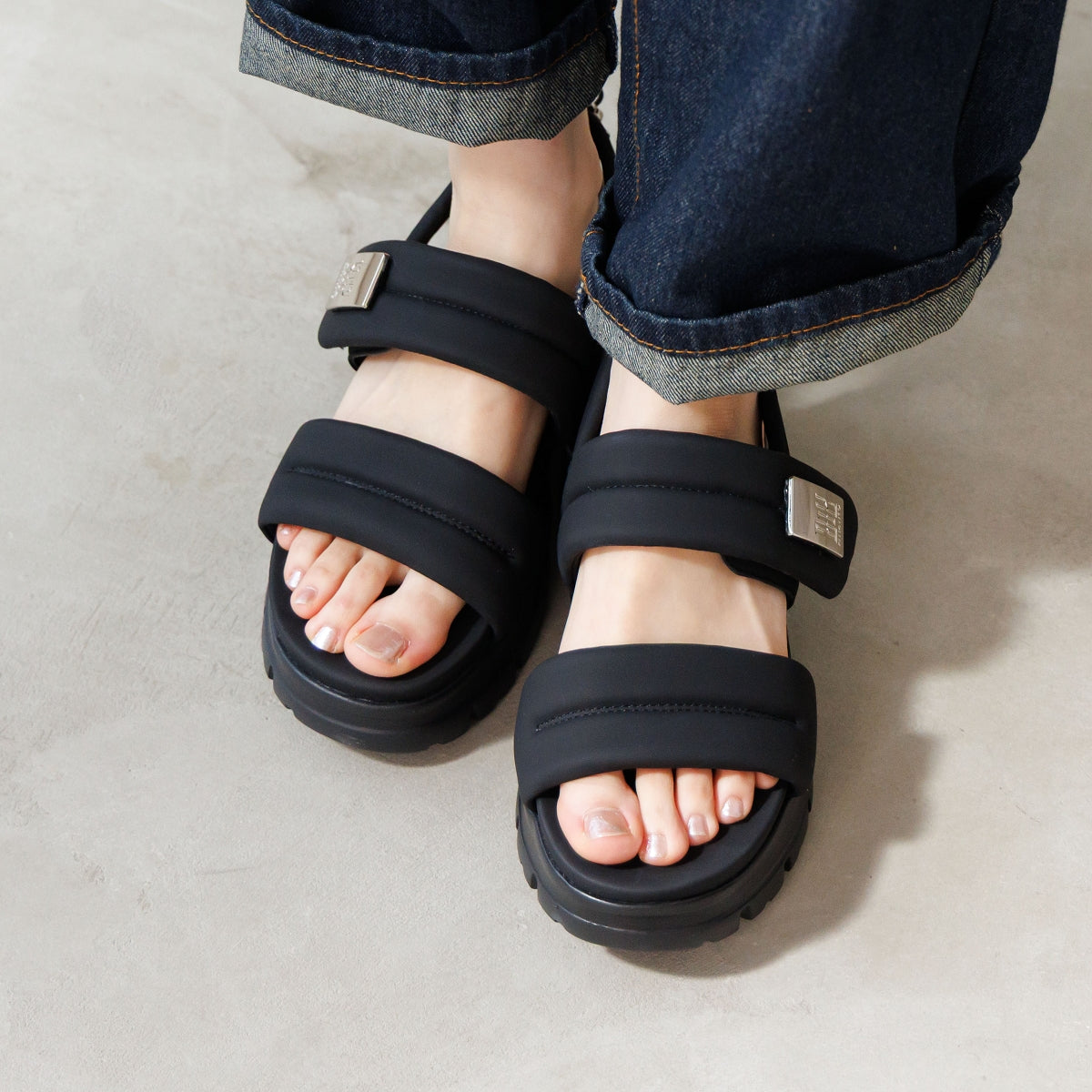 《一部予約/6月下旬入荷予定》【26SS/再入荷】厚底パデットサンダル/661201
