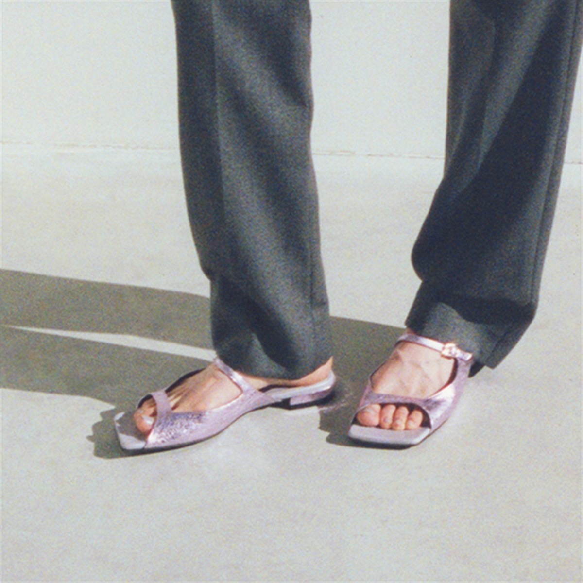 【26SS】ワイドスクエアトゥフラットサンダル/661214