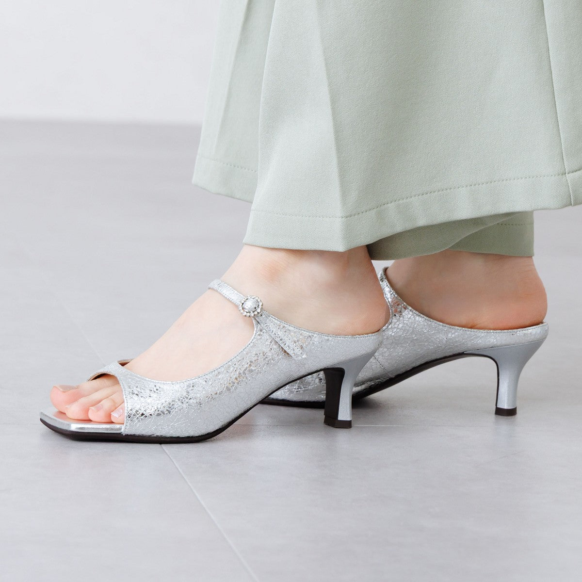 【26SS】ビジューバックルミュールサンダル/661218