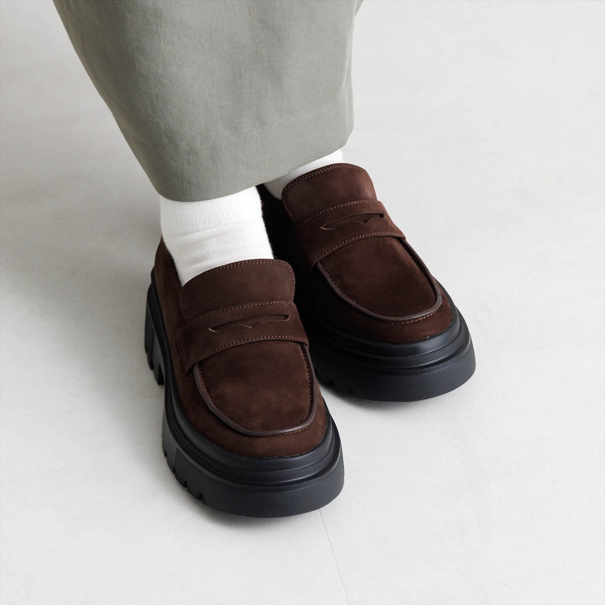 《予約/11月上旬入荷予定》【26AW】スニーカーソールローファー/661315