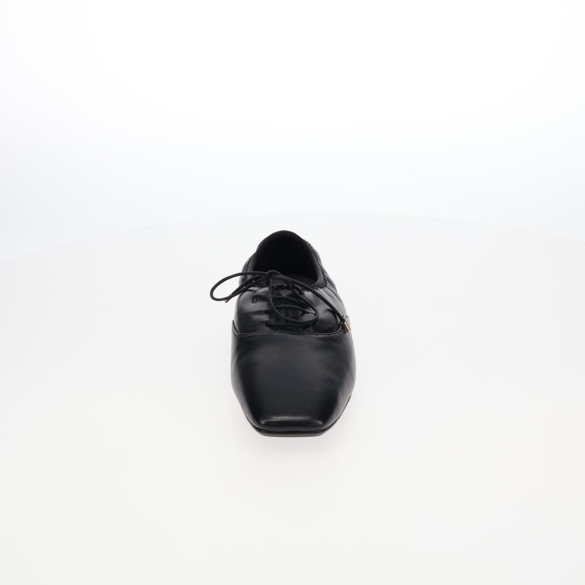 《予約/10月上旬入荷予定》【26AW】スクエアトゥレースアップフラットシューズ/661316