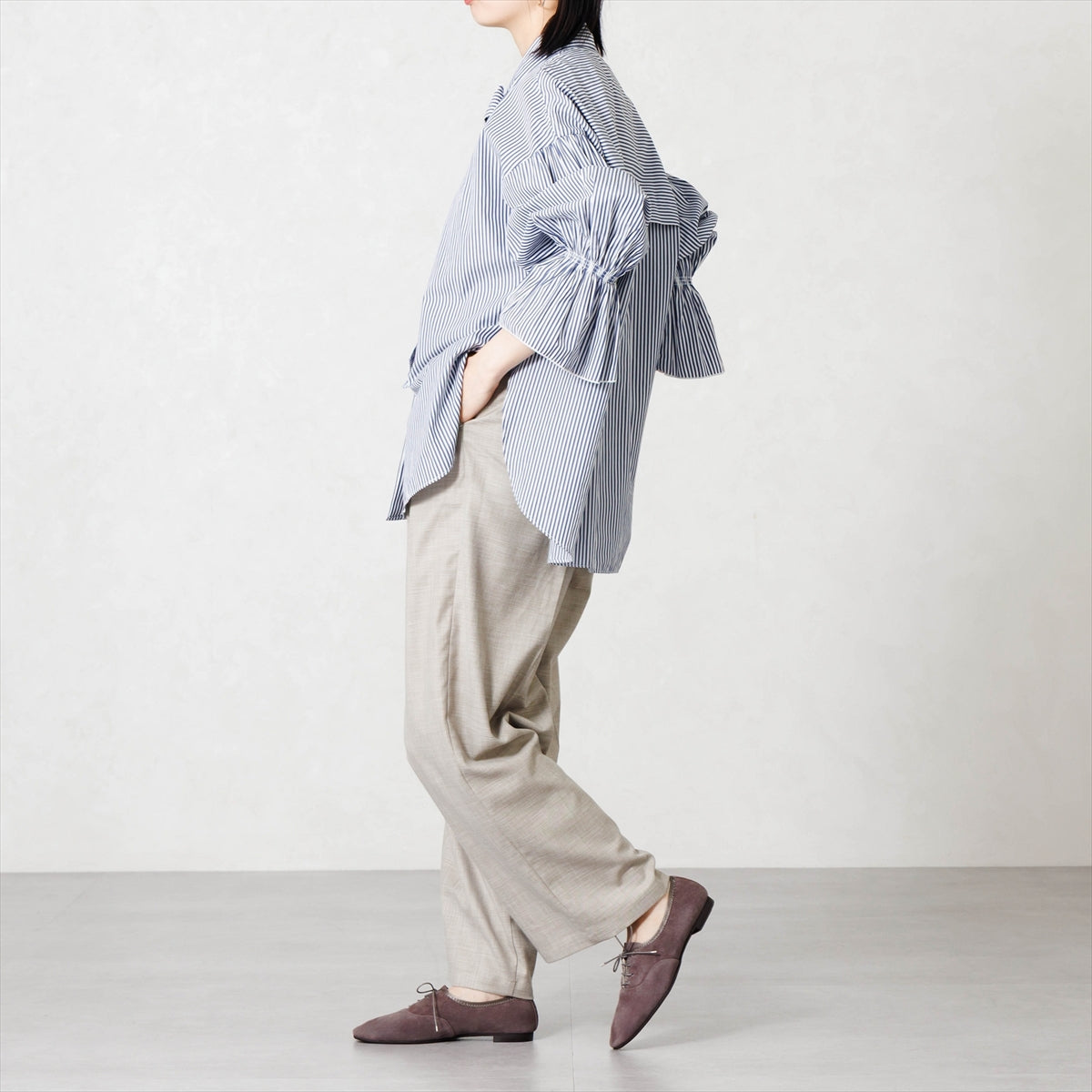《予約/10月上旬入荷予定》【26AW】スクエアトゥレースアップフラットシューズ/661316