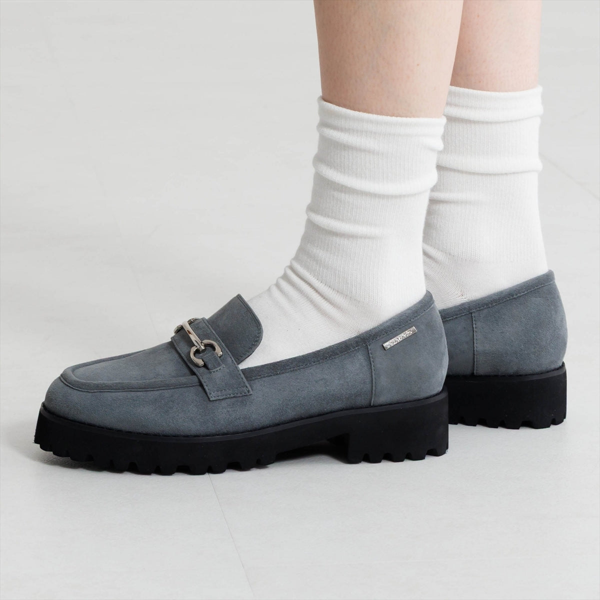 《予約/9月中旬入荷予定》【26AW】トラックソールビットローファー/661322