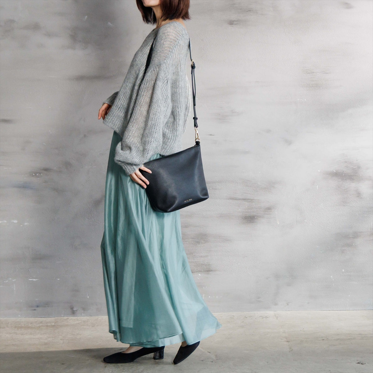 【26AW】4cmヒールスクエアトゥパンプス/661326