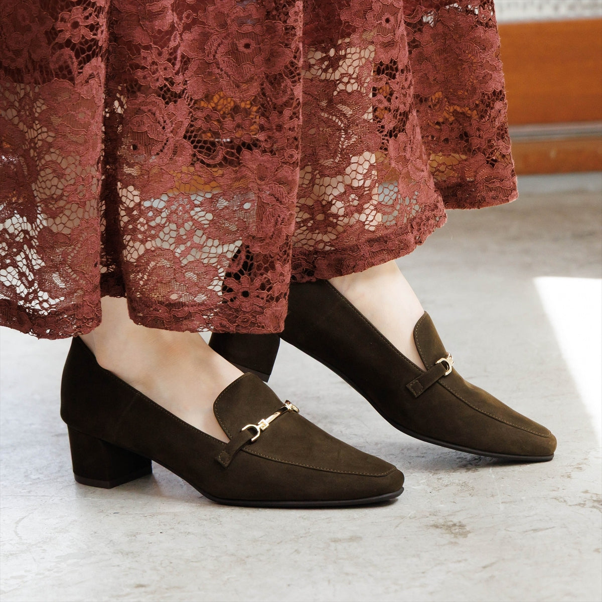 《予約/10月上旬入荷予定》【26AW】ヒールバブーシュビットローファー/661331