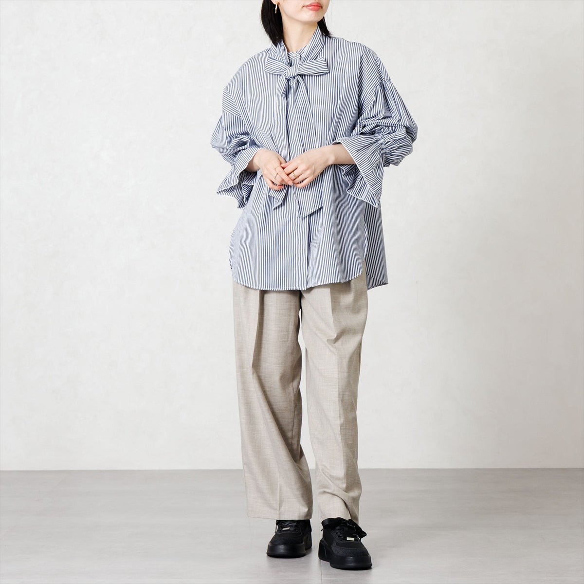 《一部予約/10月中旬入荷予定》【26AW】2WAYレース厚底コートソールスニーカー/667301