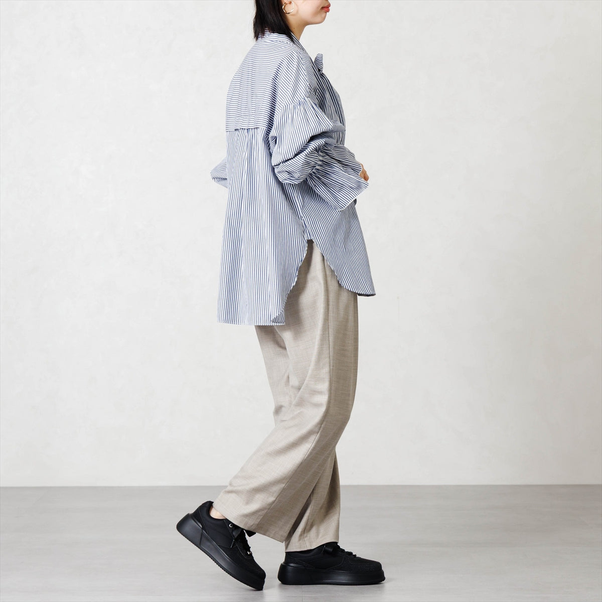 《一部予約/10月中旬入荷予定》【26AW】2WAYレース厚底コートソールスニーカー/667301