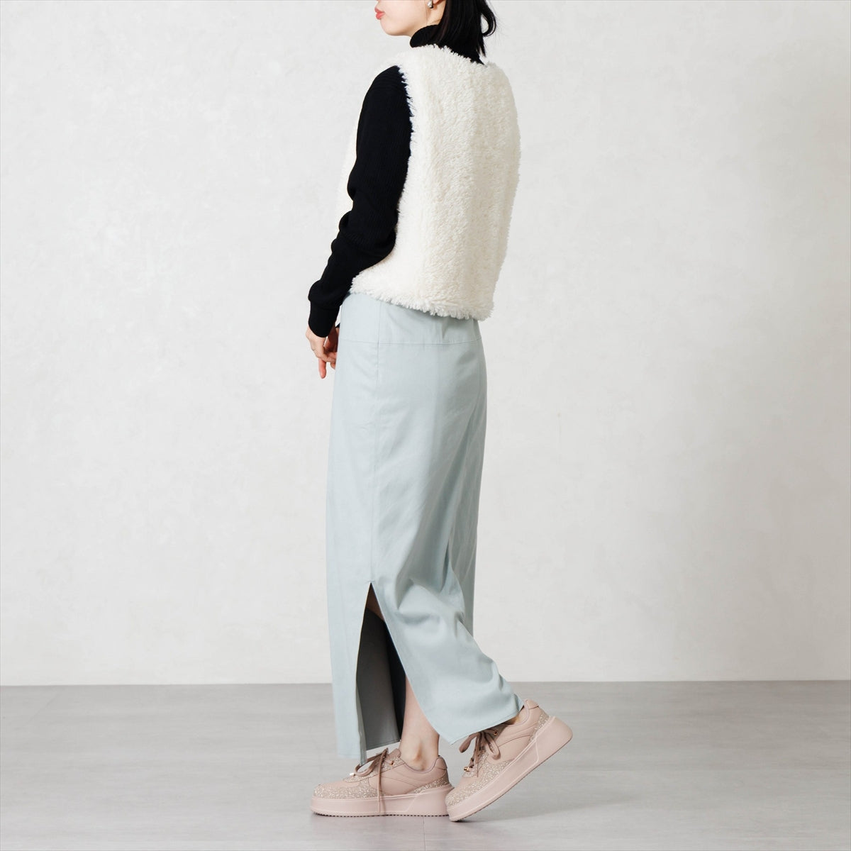 《一部予約/10月中旬入荷予定》【26AW】2WAYレース厚底コートソールスニーカー/667301