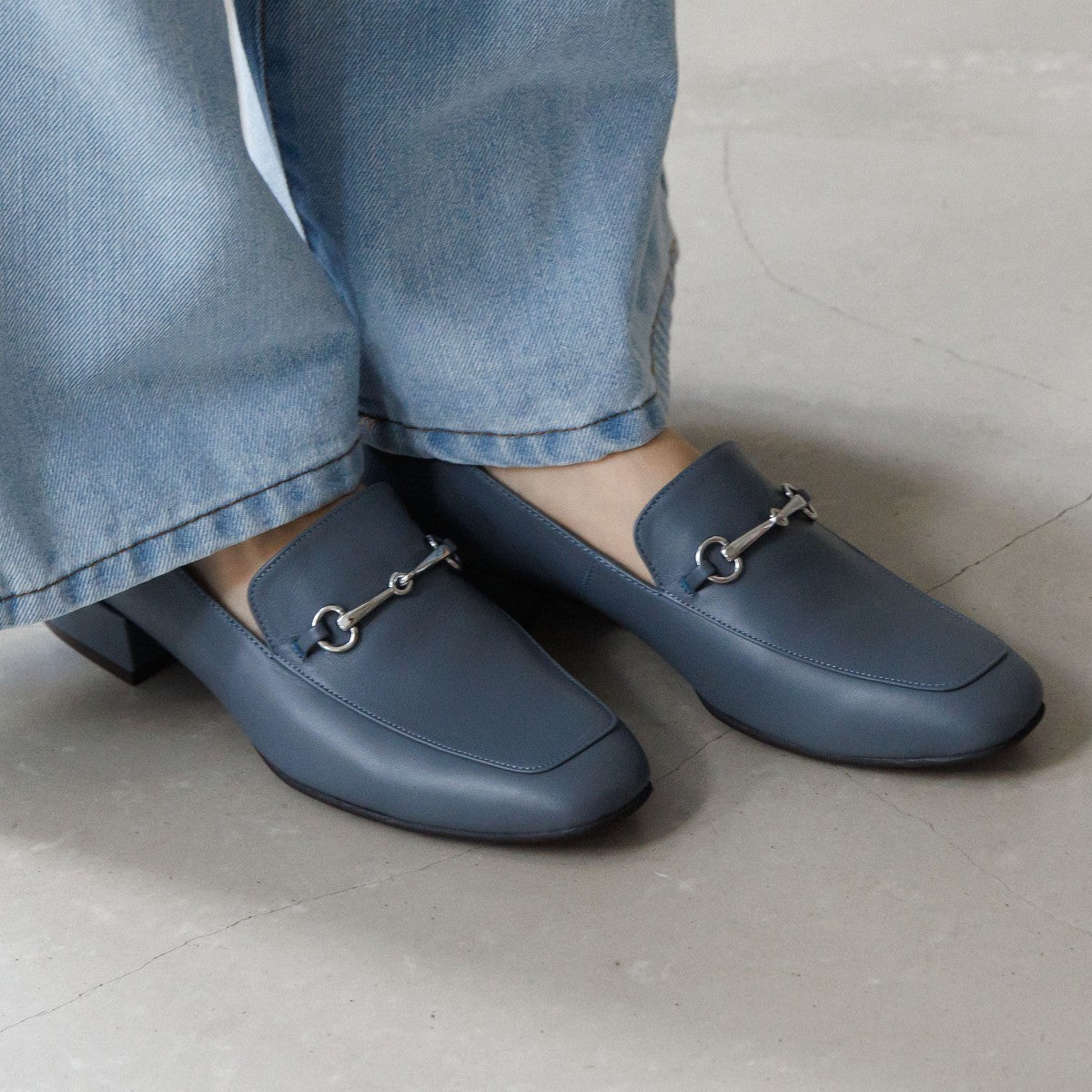 【25AW】スクエアトゥビットローファー/651315