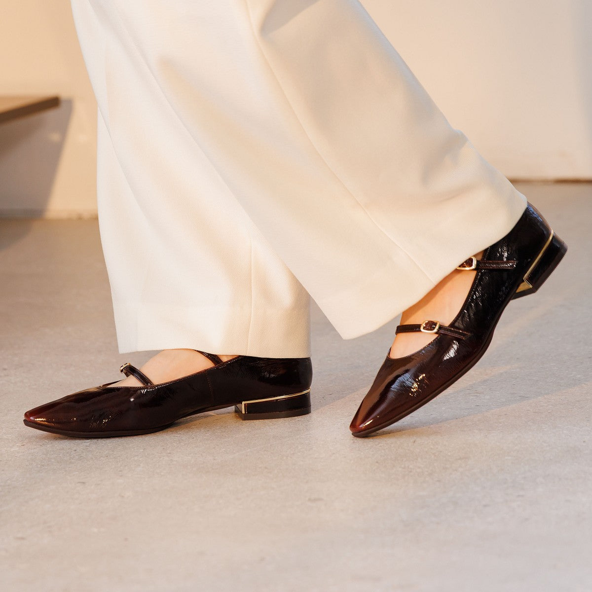 【25AW】ダブルベルトローヒールメリージェーンパンプス/651313