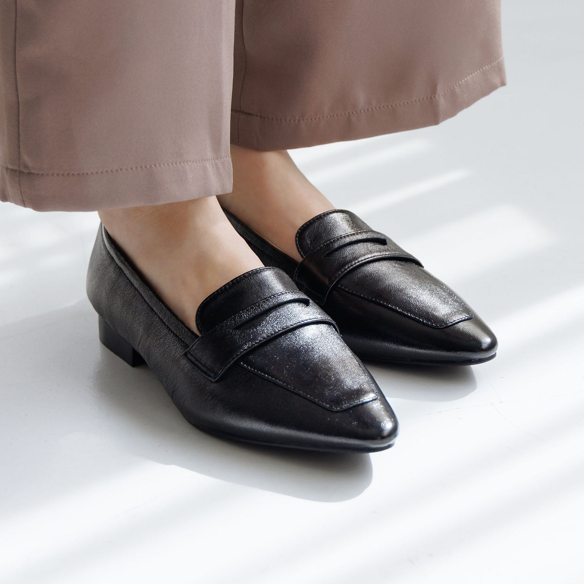 【26SS】ソフトポインテッドトゥローファー/661120