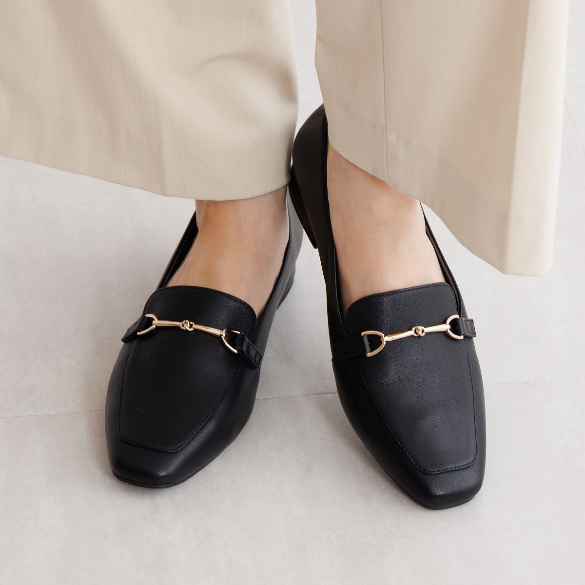 再入荷／WEB限定デザイン】ビットモチーフローファー/640003
