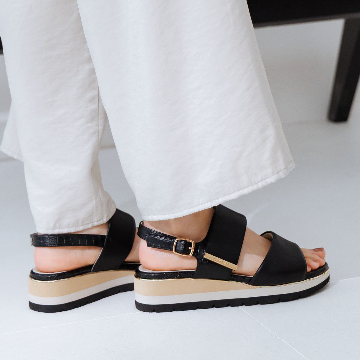 【SALE】【26SS】ソフトシープパデットサンダル/661233
