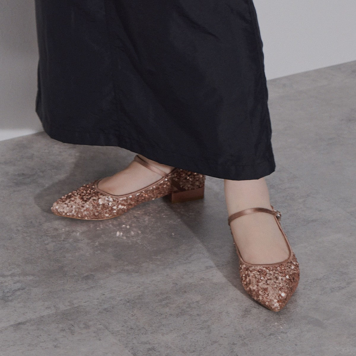 【SALE】スパンコールストラップパンプス/544112