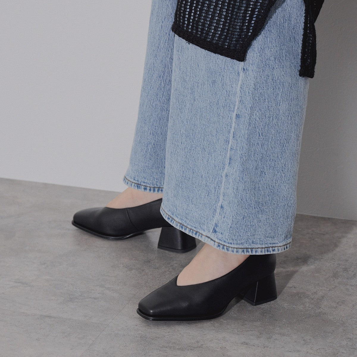【SALE】Vカットチャンキーヒールパンプス/544311